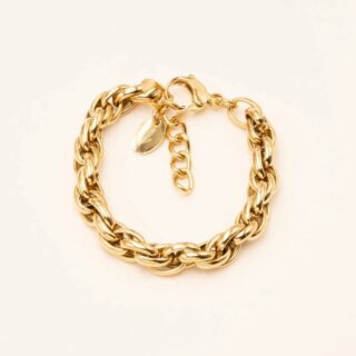 Parce que chaque détail compte... ✨
Découvrez le bracelet qui ajoute une touche de brillance à chaque tenue. Alliez élégance et simplicité avec notre nouvelle pièce incontournable. Pourquoi se contenter de l'ordinaire quand vous pouvez briller ?
🔗 Cliquez sur le lien dans notre bio pour découvrir ce bijou d'exception.
-
Because every detail matters... ✨
Discover the bracelet that adds a touch of brilliance to any outfit. Combine elegance and simplicity with our new must-have piece. Why settle for ordinary when you can shine?
🔗 Click the link in our bio to discover this exceptional piece.
.
.
.
#joiellry #bijouxcreateur #madeinfrance #bijouxete #summer2024 #braceletdore #braceletacierinoxydable #goldbracelet #fashionista #instabijoux #instaplaisir
#yourfavoritejewelry #jointhejewelryrevolution #igotmyjewelry