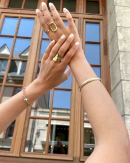 Un voyage, une bague, un souvenir. Capturez l'esprit de l'été avec nos bagues réglables. Prête à ajouter une touche d'élégance à vos escapades ? 🌴
-
One journey, one ring, one memory. Capture the spirit of summer with our timeless rings. Ready to add a touch of elegance to your getaway? 🌴
.
.
.�
#joiellry #bijouxcreateur #madeinfrance #bijouxete #summer2024 #bagueacierinoxydable #baguesreglables #instabijoux #stackingjewelry #bijouxacierinoxydable #waterresistantjewelry #BijouxInoubliables #unforgettablejewels #yourfavoritejewelry #jointhejewelryrevolution #igotmyjewelry