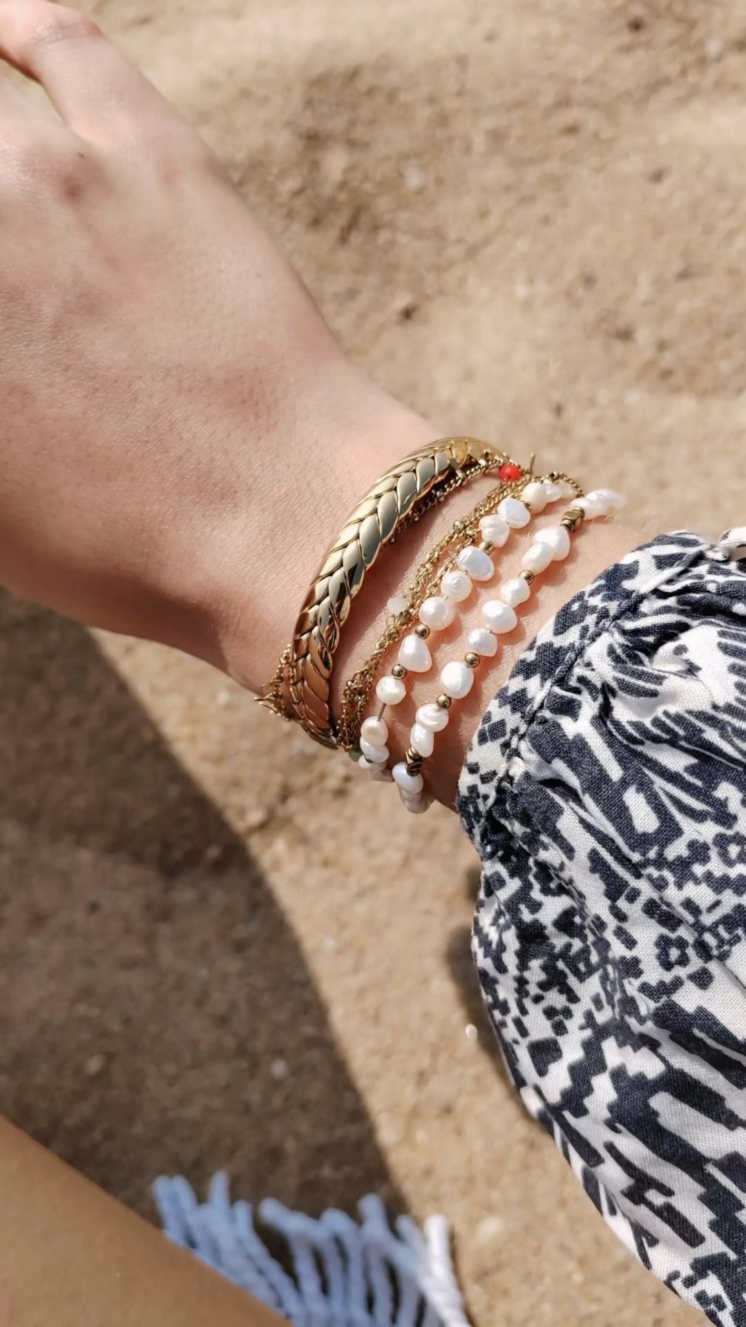 Pourquoi se priver des bijoux à la plage? Le style ne prend jamais de vacances, vos bijoux non plus. 🩵🐠🦋🐚
-
Why leave your jewelry behind at the beach? Style never takes a vacation, and neither should your accessories. 🩵🐠🦋🐚
.
.
.
#joiellry #bijouxcreateur #madeinfrance #bijouxcreateur #summer2024 #joncreglable #accumulationbijoux #stackingjewelry #plage #soleil #photography #vacances #bijouxacierinoxydable #resitant #waterresistantjewelry #yourfavoritejewelry #jointhejewelryrevolution #igotmyjewelry