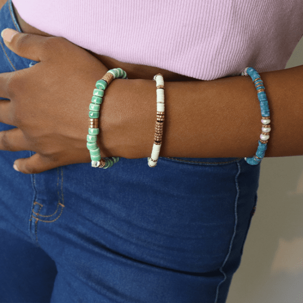 Bracelet heishi perles bleues et perles de culture 3