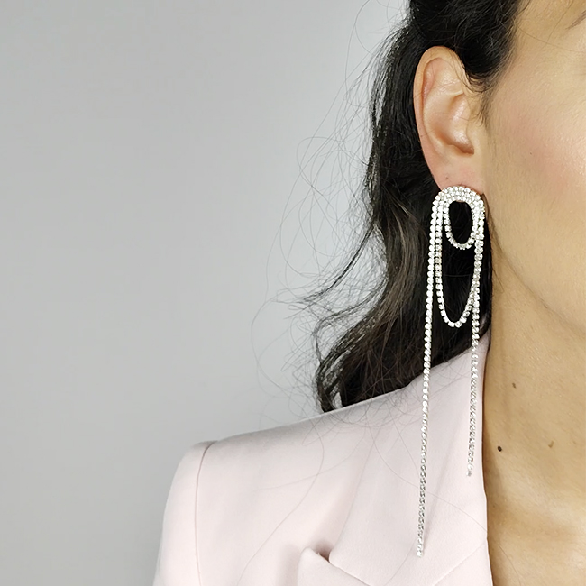 Boucles d'oreilles longues brillante 1